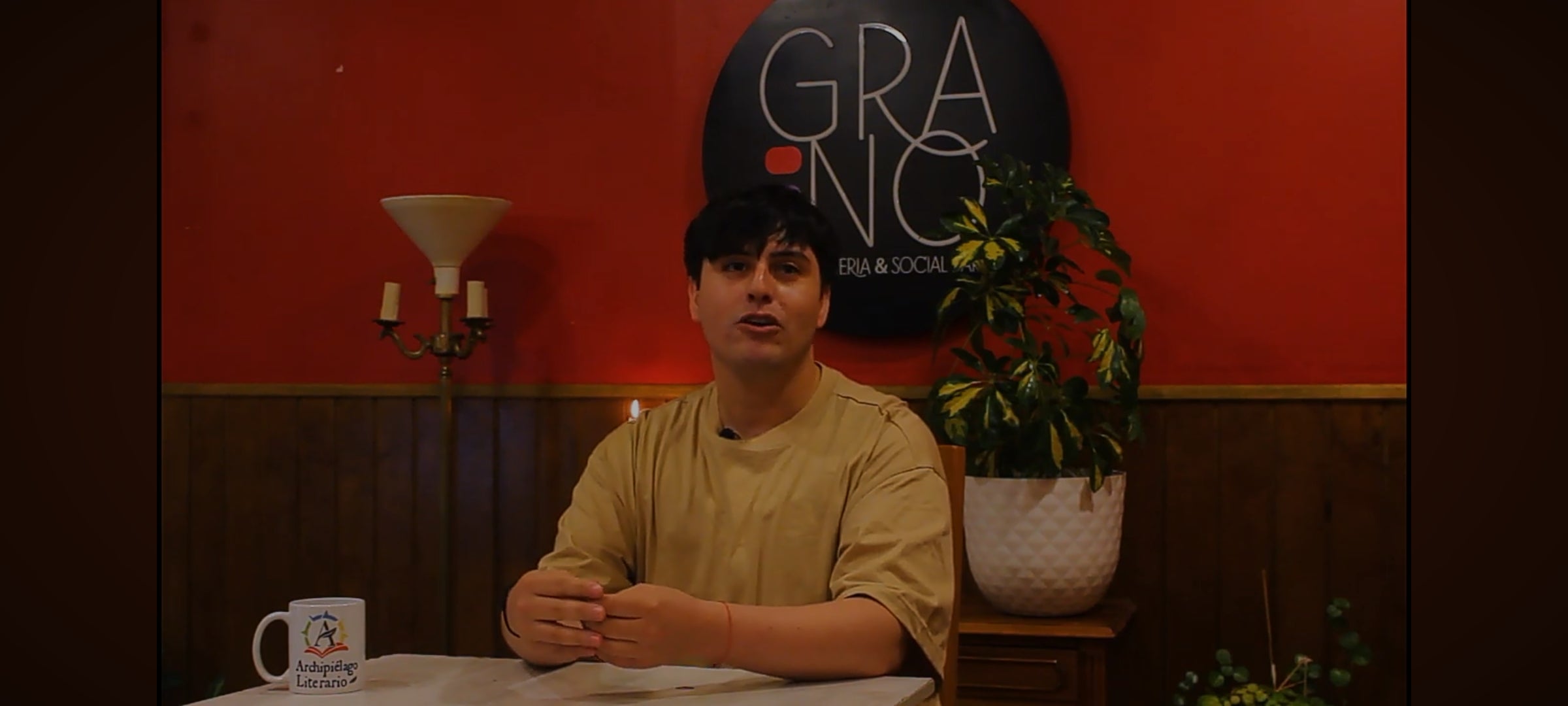 Cargar video: Entrevista al artista Elías Argel